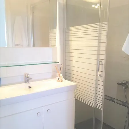 White Paros Lägenhet