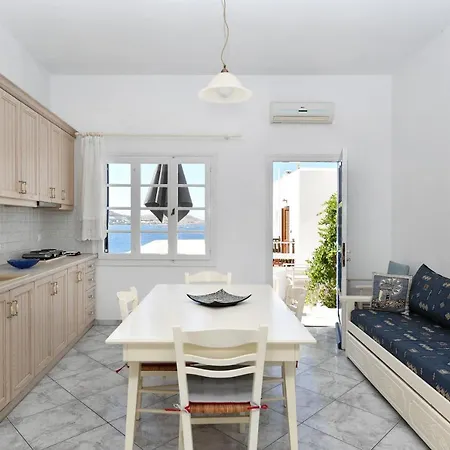 White Paros * נאוסה