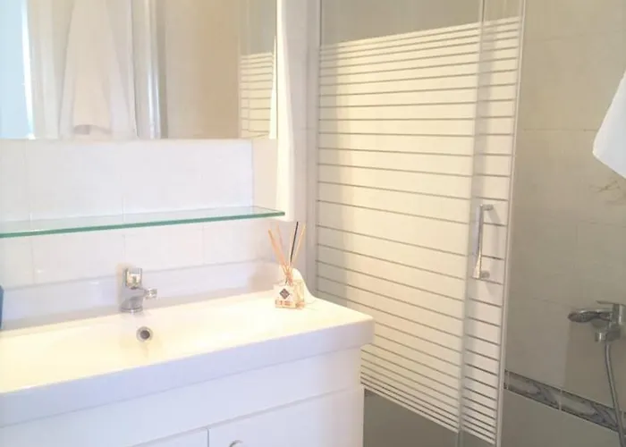 White Paros Apartman